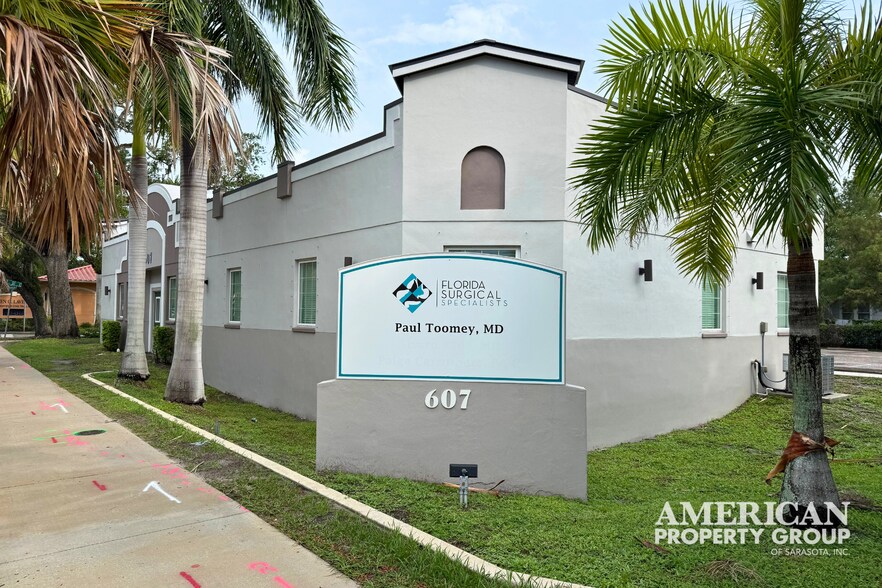 607 Manatee Ave E, Bradenton, FL for lease - Building Photo - Image 1 of 9