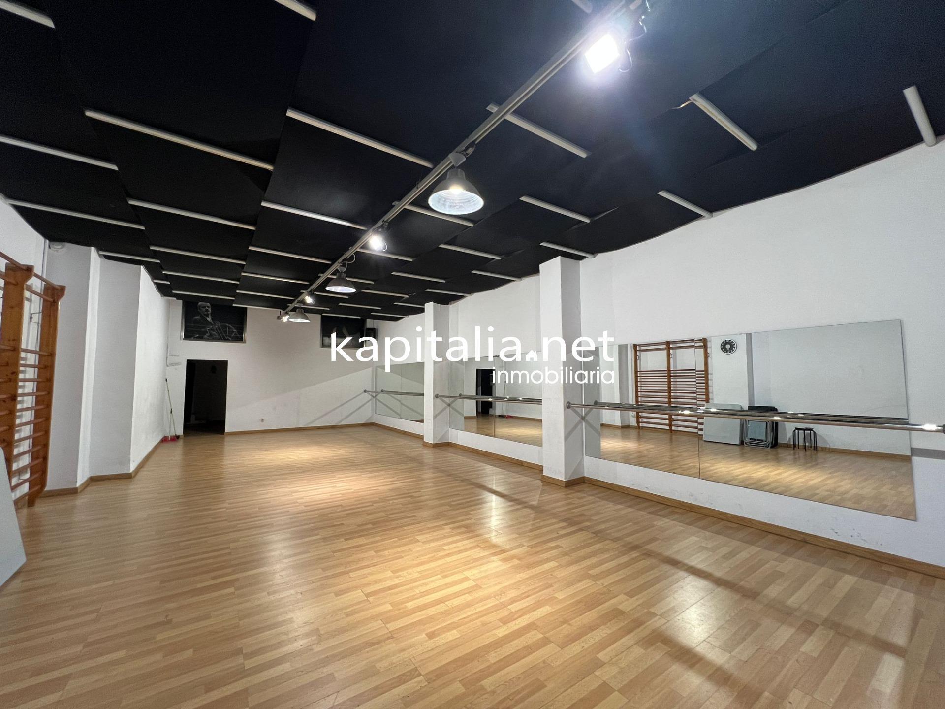 Retail in Ontinyent, Valencia for sale Primary Photo- Image 1 of 9