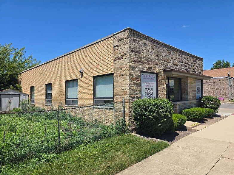 38 N Broadway St, Des Plaines, IL à vendre - Photo du bâtiment - Image 2 de 12