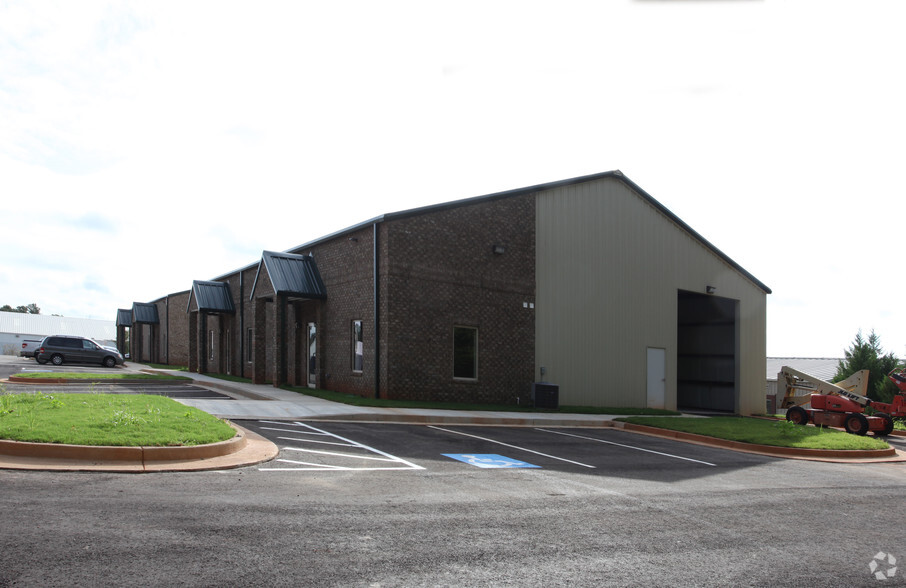 318 Corporate Pky, Macon-Bibb, GA for lease - Building Photo - Image 2 of 3