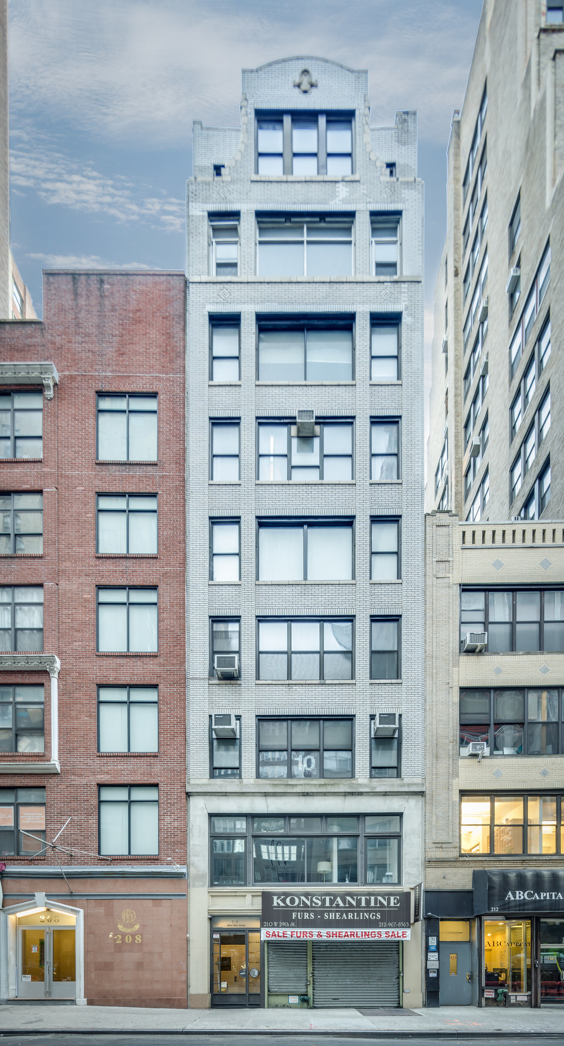 210 W 29th St, New York, NY for sale Primary Photo- Image 1 of 1