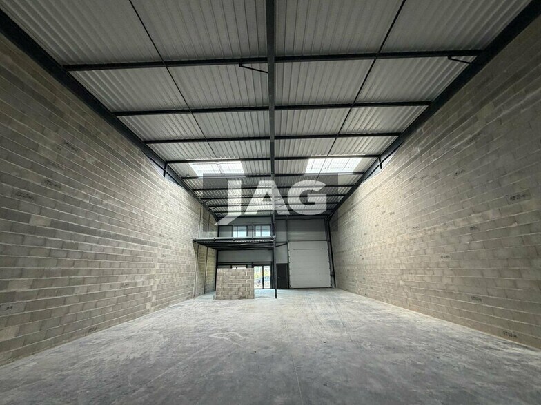 Flex in Rillieux-la-Pape for lease - Interior Photo - Image 3 of 7
