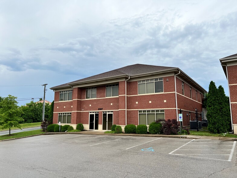 2307 Watterson Trl, Louisville, KY for sale - Building Photo - Image 1 of 1