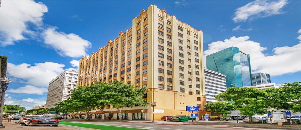 168 SE 1st St, Miami, FL for lease - Building Photo - Image 1 of 23