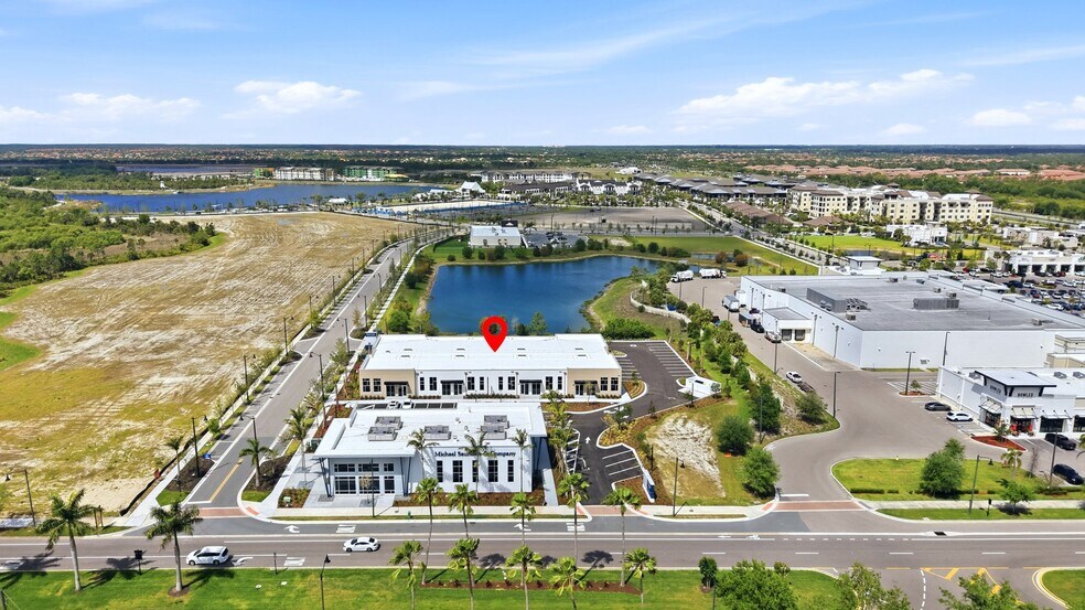 19740 S. West Villages Parkway, Venice, FL à louer - Photo du bâtiment - Image 2 de 23