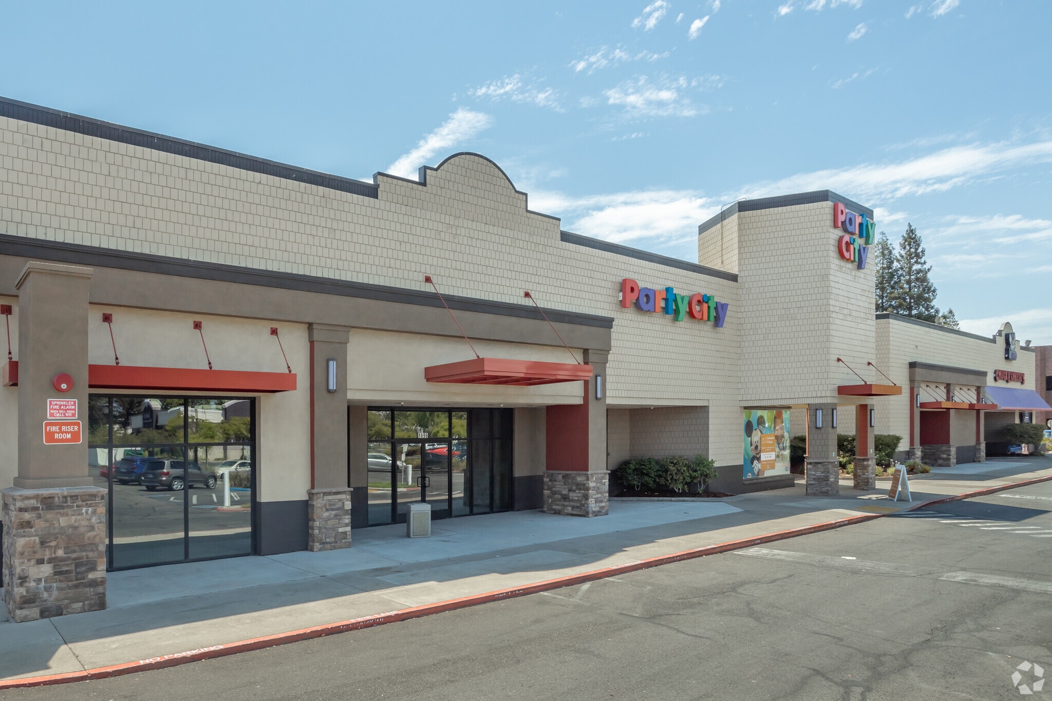 1690-1696 Arden Way, Sacramento, CA for lease Primary Photo- Image 1 of 5