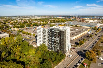5605 Av Pierre-De Coubertin, Montréal, QC - Aérien  Vue de la carte