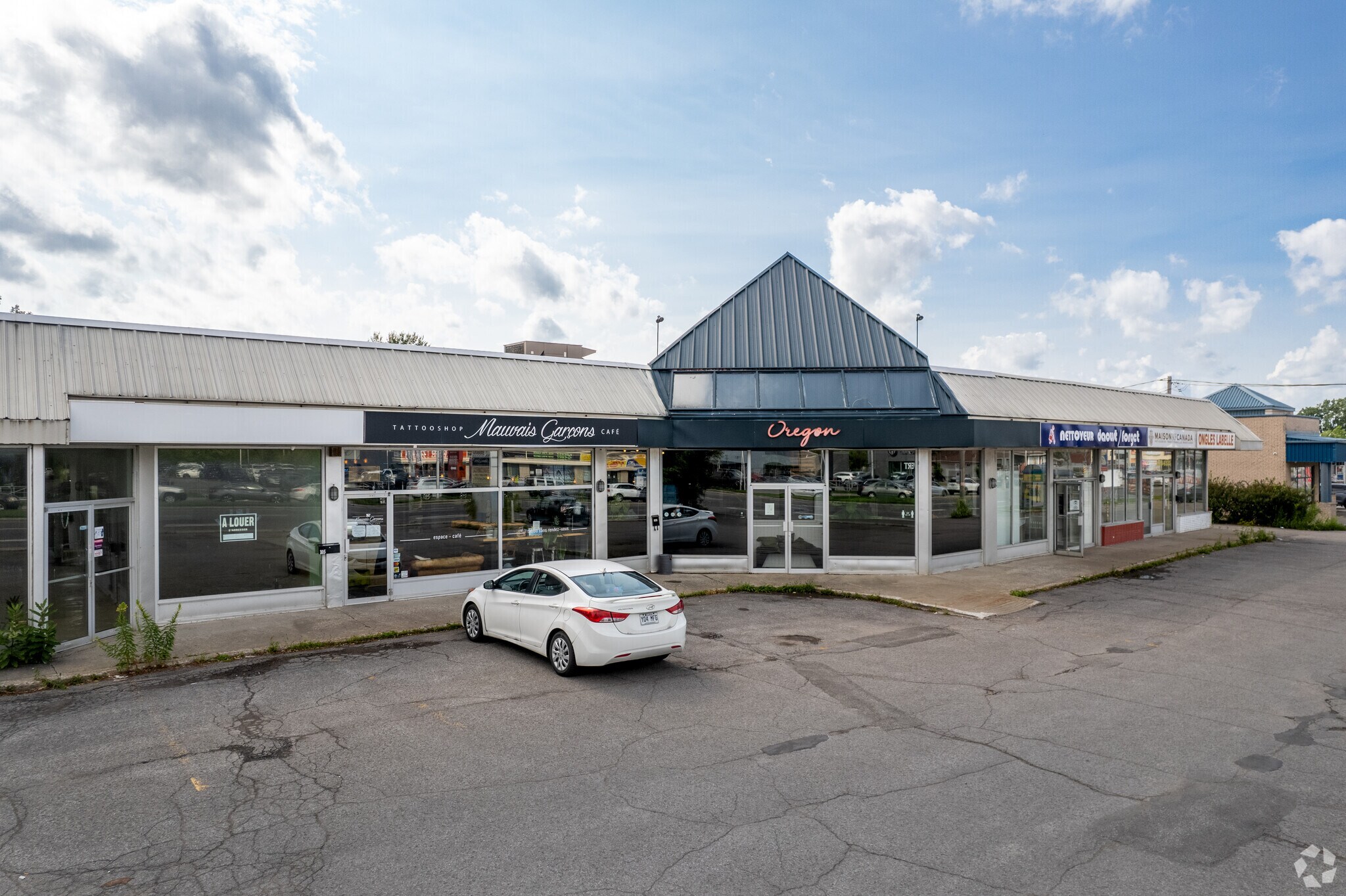 241 Boul Curé-Labelle, Laval, QC à vendre Photo principale- Image 1 de 1