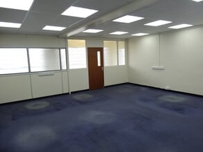 60 Windsor Ave, Londres à louer Photo intérieure- Image 1 de 4