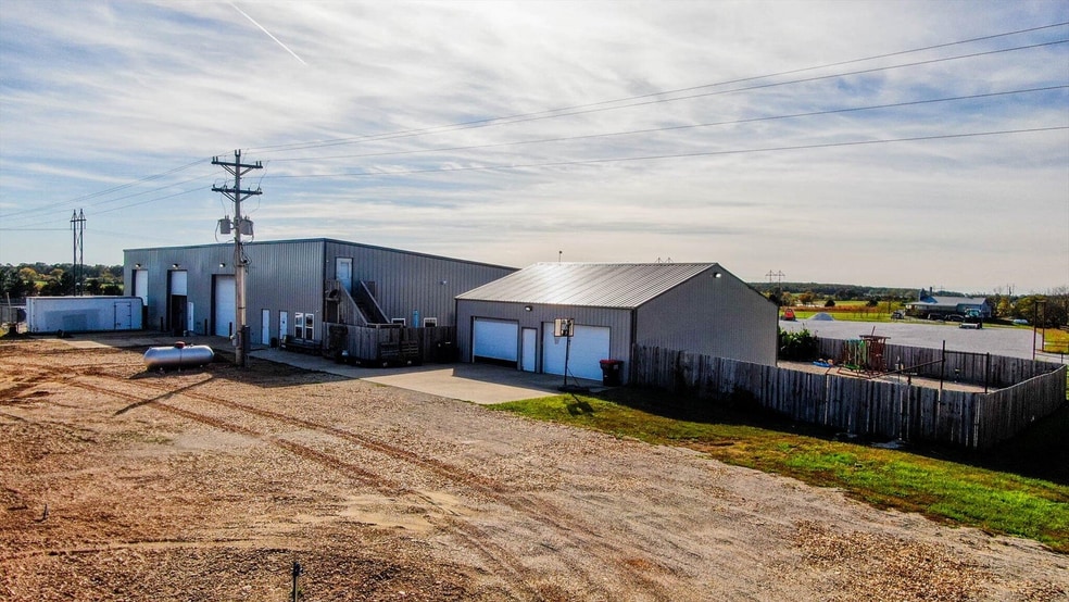 558 Lucky Rd, Seymour, MO à vendre - Photo du bâtiment - Image 3 de 46