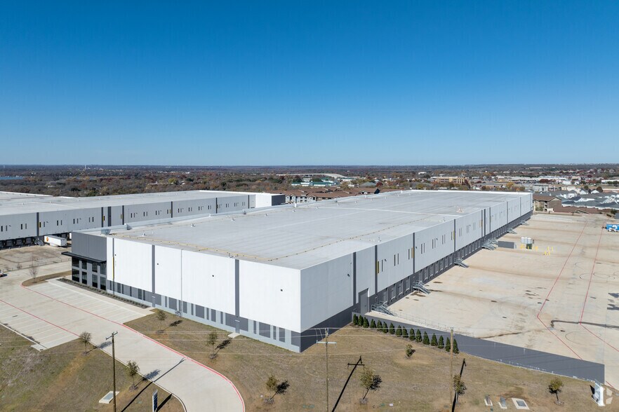 3101 NW Centre Drive, Fort Worth, TX à louer - Photo du bâtiment - Image 2 de 8