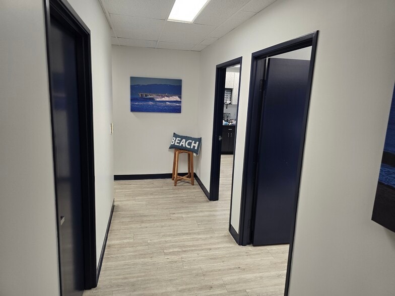 2220 Lynn Rd, Thousand Oaks, CA for lease - Interior Photo - Image 2 of 14