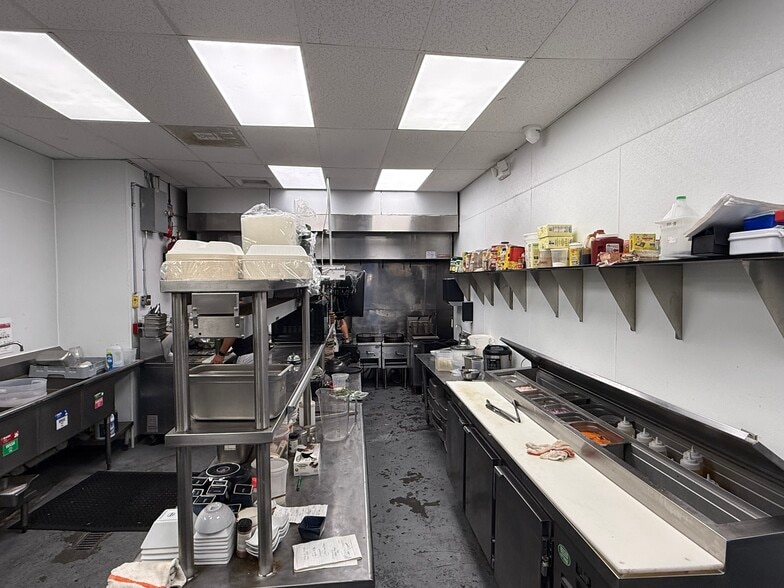 7325-7371 Lake Underhill Rd, Orlando, FL for lease - Interior Photo - Image 3 of 7