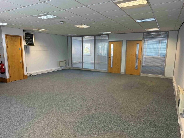 10 The Gdns, Fareham for sale - Building Photo - Image 3 of 11