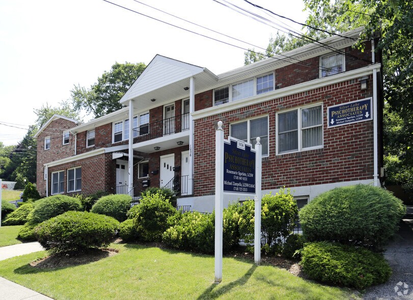 1032-1036 Victory Blvd, Staten Island, NY à louer - Photo du bâtiment - Image 2 de 33