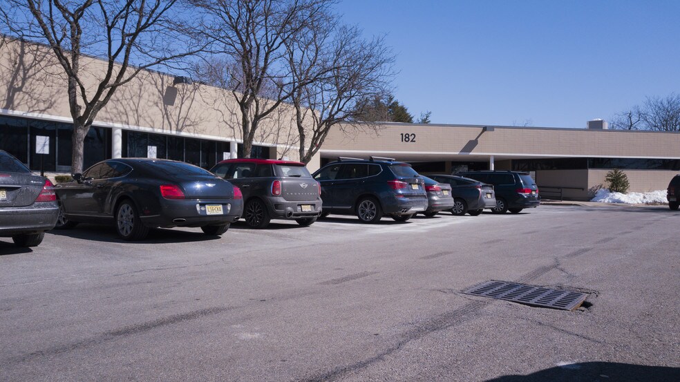 182 South St, Morristown, NJ à louer - Photo du bâtiment - Image 3 de 4