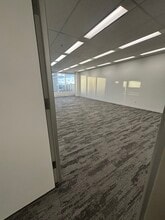 10130 103 St NW, Edmonton, AB à louer Photo du bâtiment- Image 2 de 7