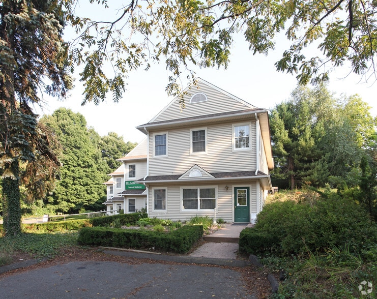 258 Spielman Hwy, Burlington, CT for sale - Primary Photo - Image 1 of 2