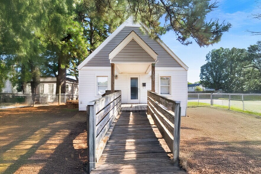 1000 Maple St, Elizabeth City, NC à vendre - Photo du bâtiment - Image 2 de 21