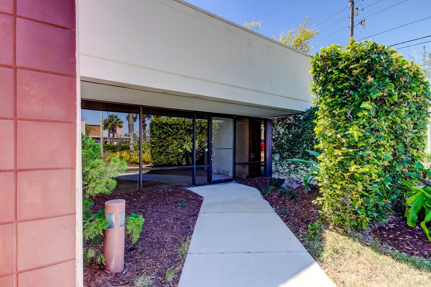 7603 Seminole Blvd, Seminole, FL for sale - Building Photo - Image 3 of 41