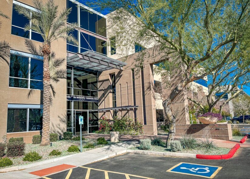 335 E Germann Rd, Gilbert, AZ à louer - Photo du bâtiment - Image 3 de 7