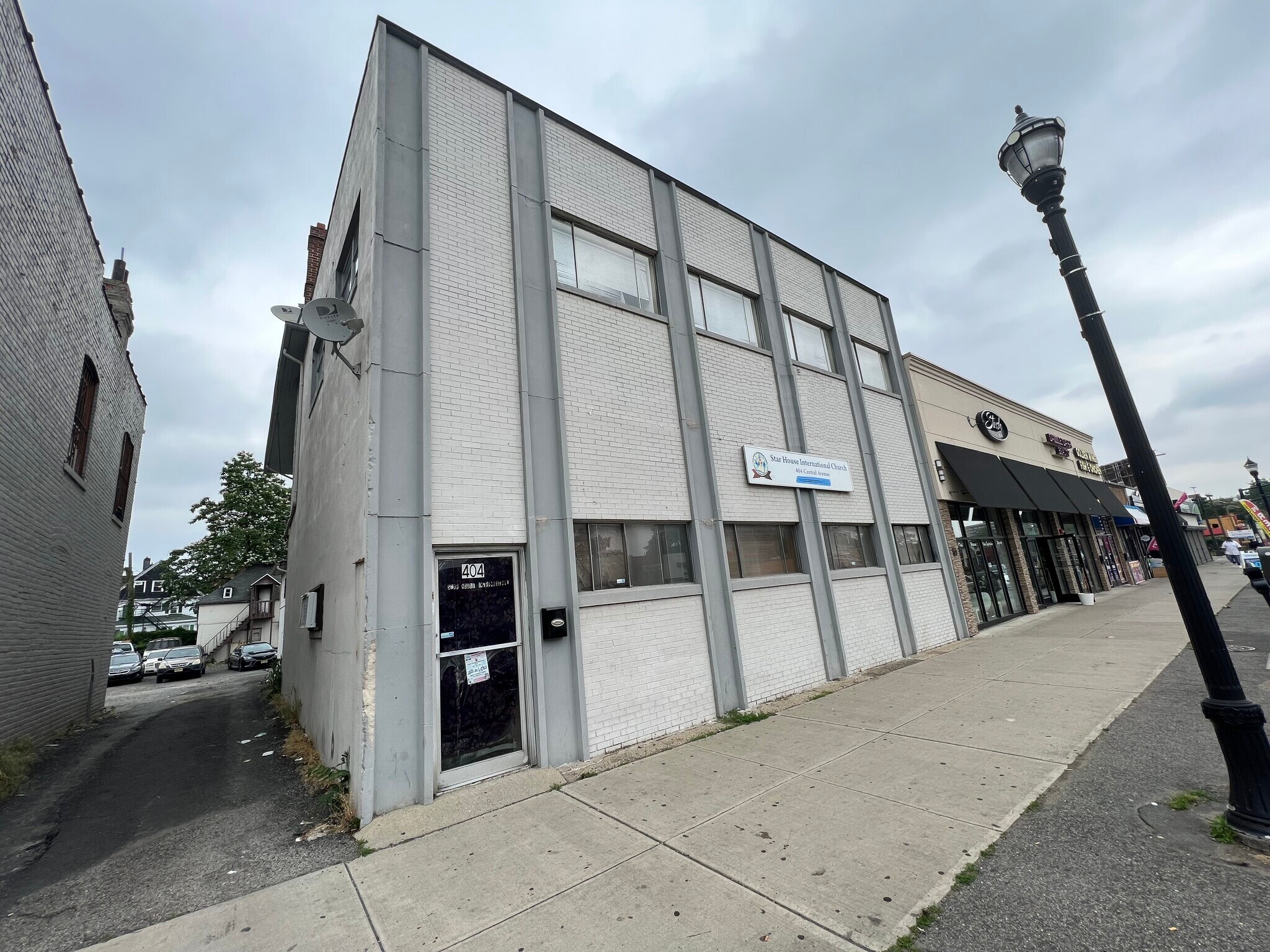 404-410 Central Ave East Orange portefeuille de 2 propriétés à vendre sur LoopNet.ca Photo principale- Image 1 de 25