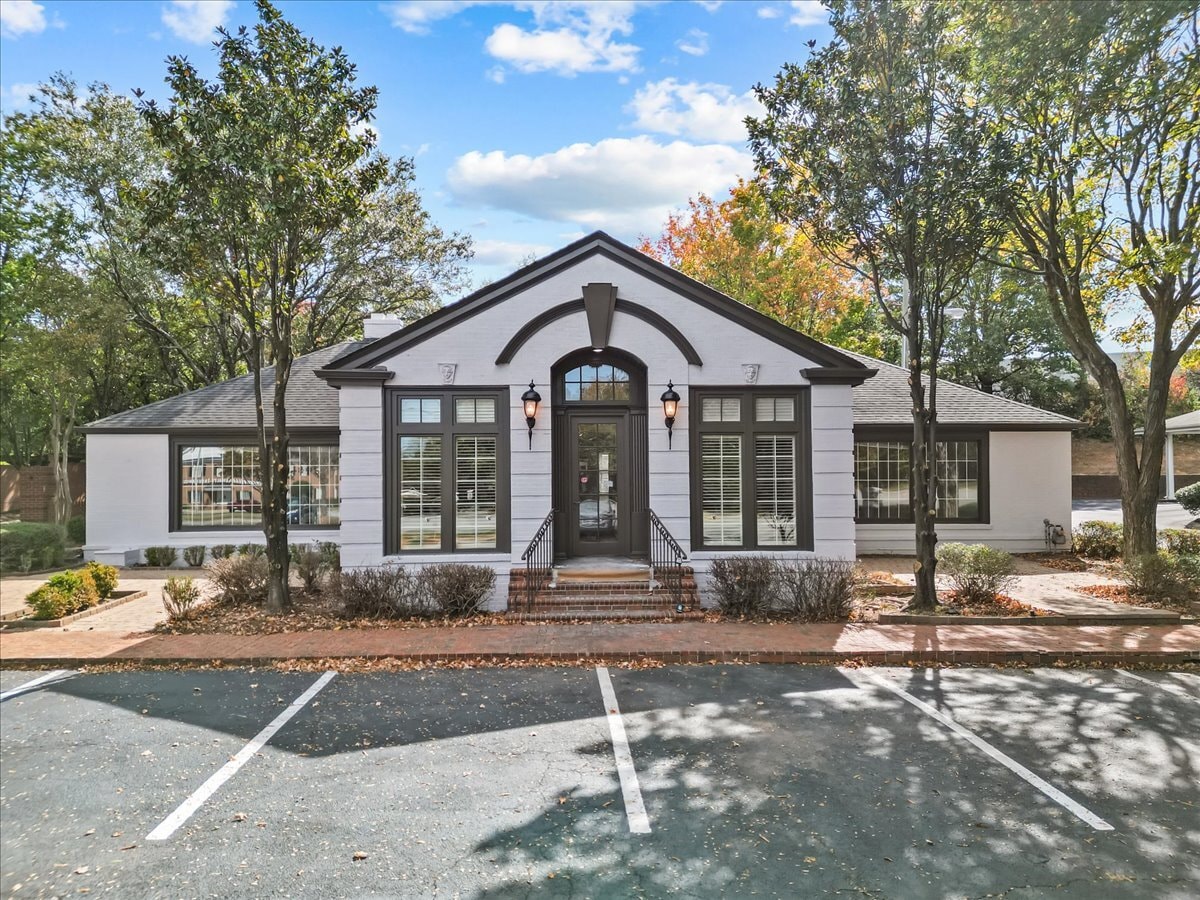 711 W Wade Hampton Blvd, Greer, SC for lease Building Photo- Image 1 of 19