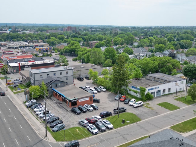 More details for 349 King St W, Oshawa, ON - Retail for Sale