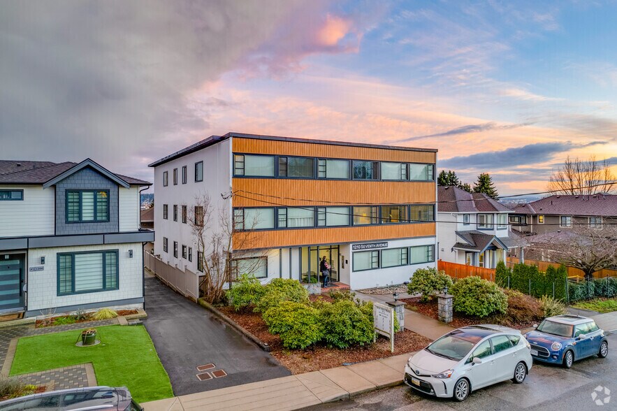 1210 Seventh Ave, New Westminster, BC à vendre - Photo du bâtiment - Image 2 de 4