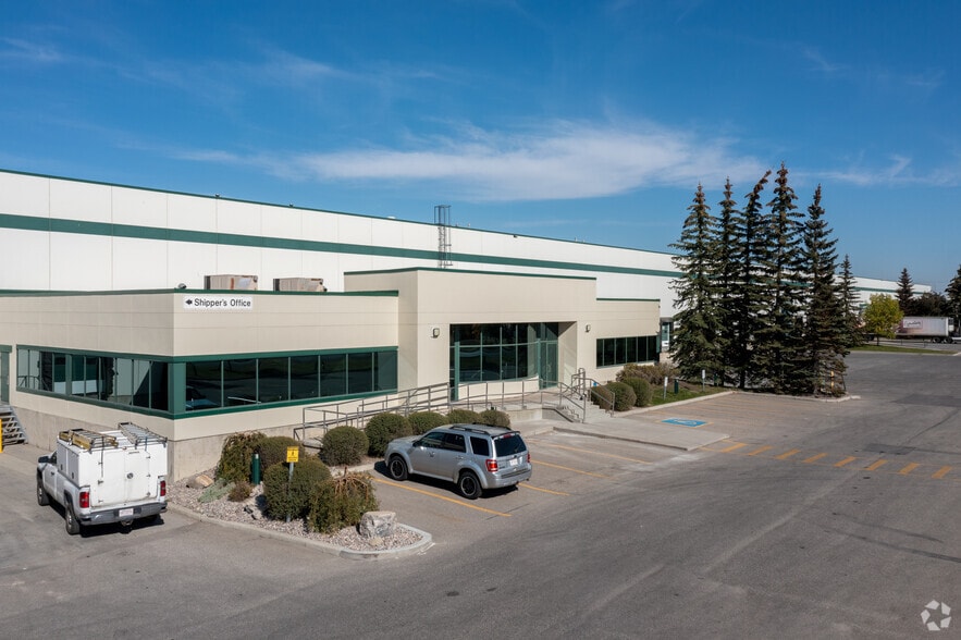 4990-5160 68th Ave SE, Calgary, AB à louer - Photo du bâtiment - Image 1 de 6