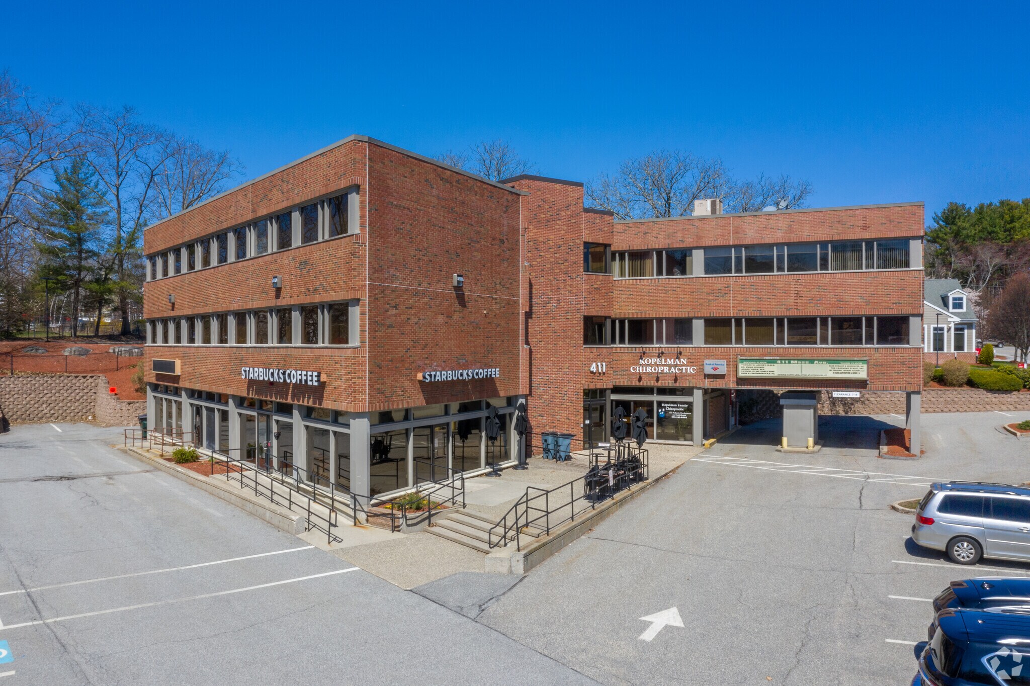 411 Massachusetts Ave, Acton, MA à louer Photo du bâtiment- Image 1 de 11