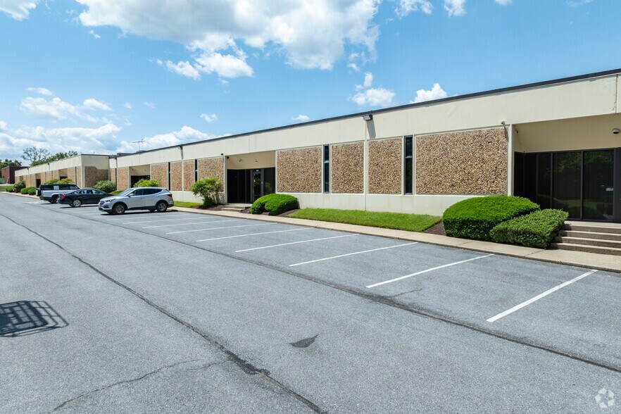 805 Barkwood Ct, Linthicum, MD à louer - Photo du bâtiment - Image 2 de 8