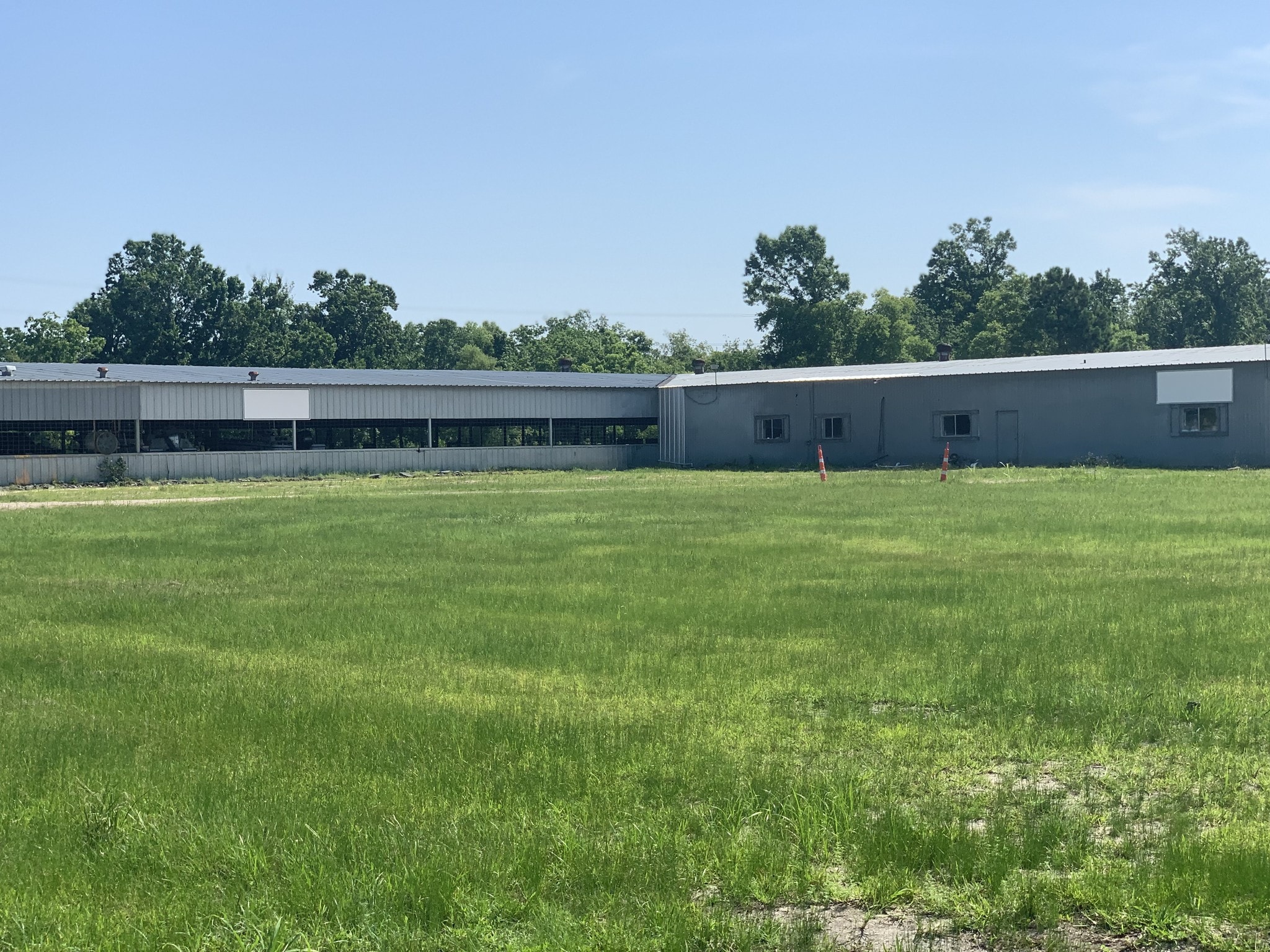 8458 FM 1960 portefeuille de 2 propriétés à vendre sur LoopNet.ca Photo du bâtiment- Image 1 de 41