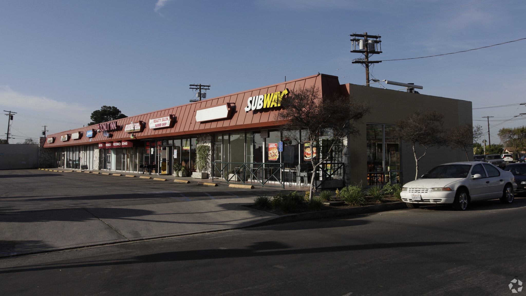 8715-8735 Sunland Blvd, Sun Valley, CA for lease Primary Photo- Image 1 of 4