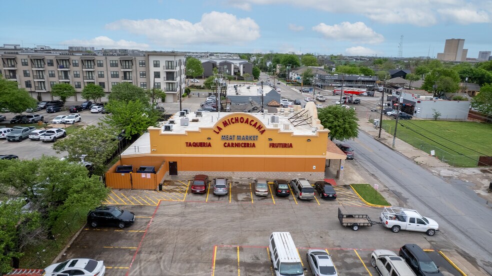 2420 N Fitzhugh Ave, Dallas, TX à louer - Photo du bâtiment - Image 2 de 5