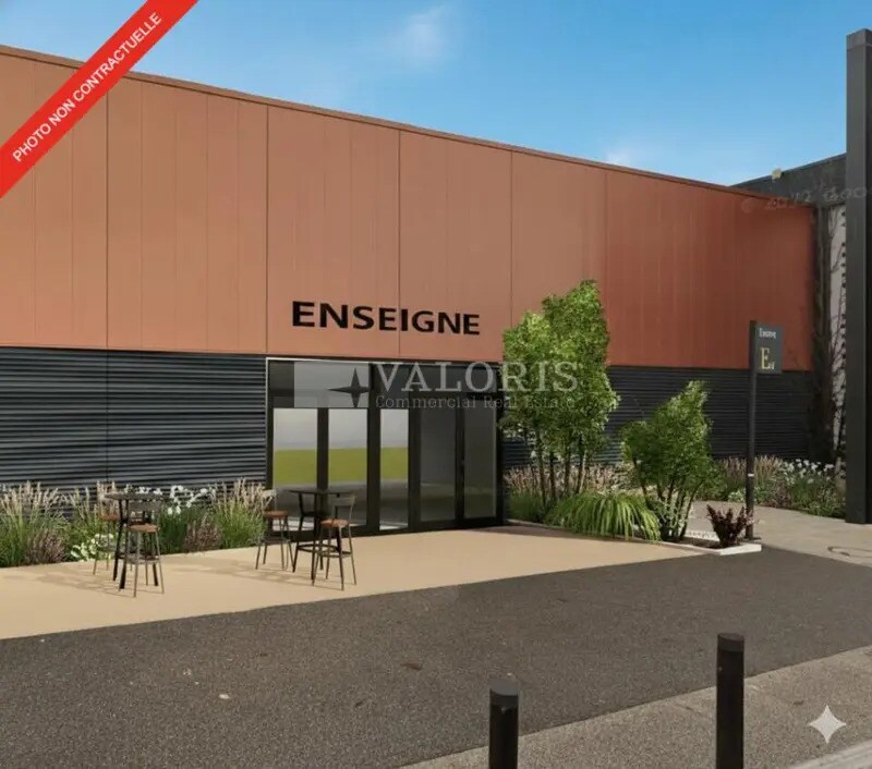 Retail in Villefranche-sur-Saône for lease Building Photo- Image 1 of 9