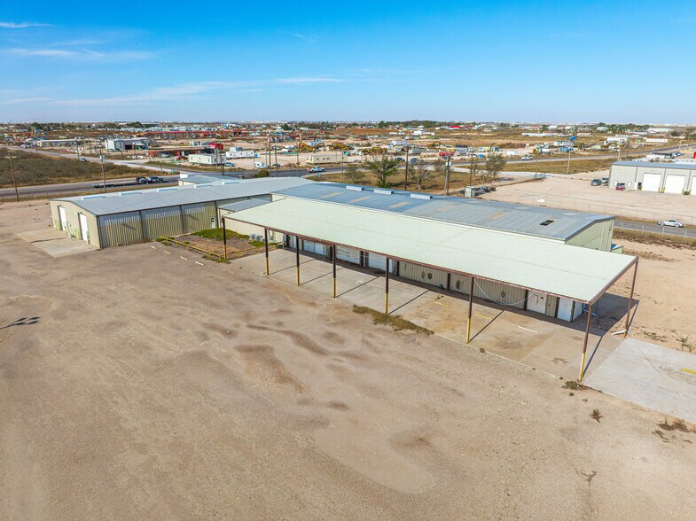 6501 County Road 150, Midland, TX à vendre - Photo du bâtiment - Image 2 de 36