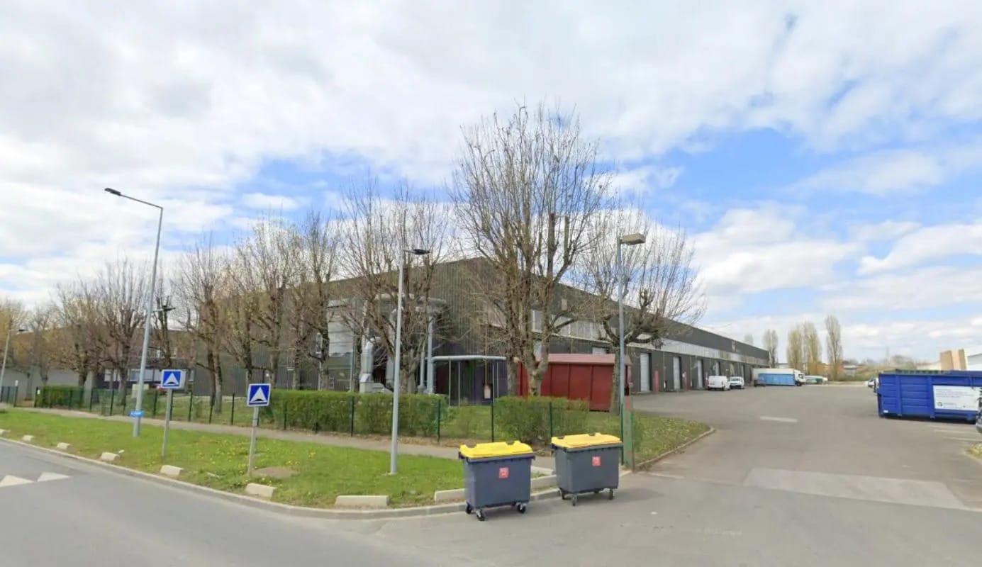 Office in Coignières for lease Building Photo- Image 1 of 6