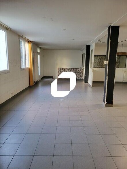 Bureau dans Saint-Ouen-sur-Seine à louer - Photo du bâtiment - Image 1 de 11