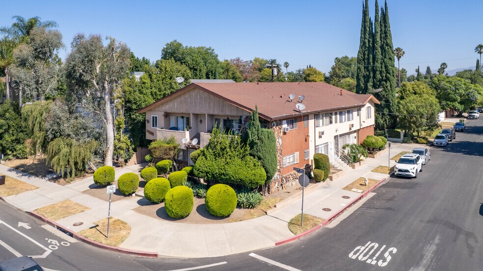 14205 Burbank Blvd, Sherman Oaks, CA à vendre - Photo du bâtiment - Image 2 de 31