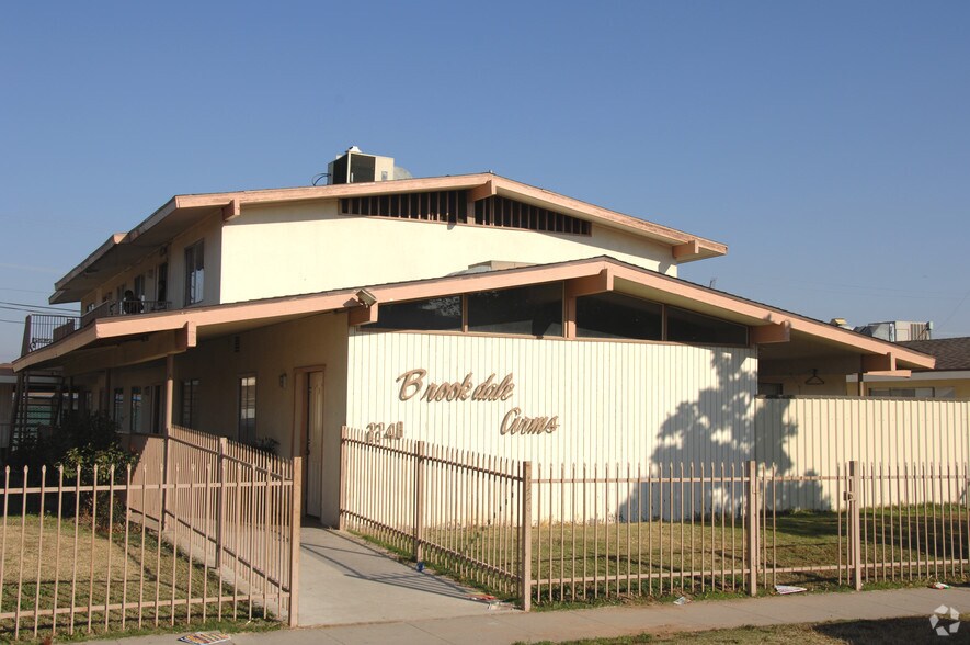 2248 W Princeton Ave, Fresno, CA à vendre - Photo du bâtiment - Image 2 de 43