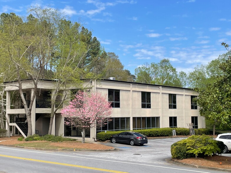 685 Thornton Way, Lithia Springs, GA for lease - Primary Photo - Image 1 of 18