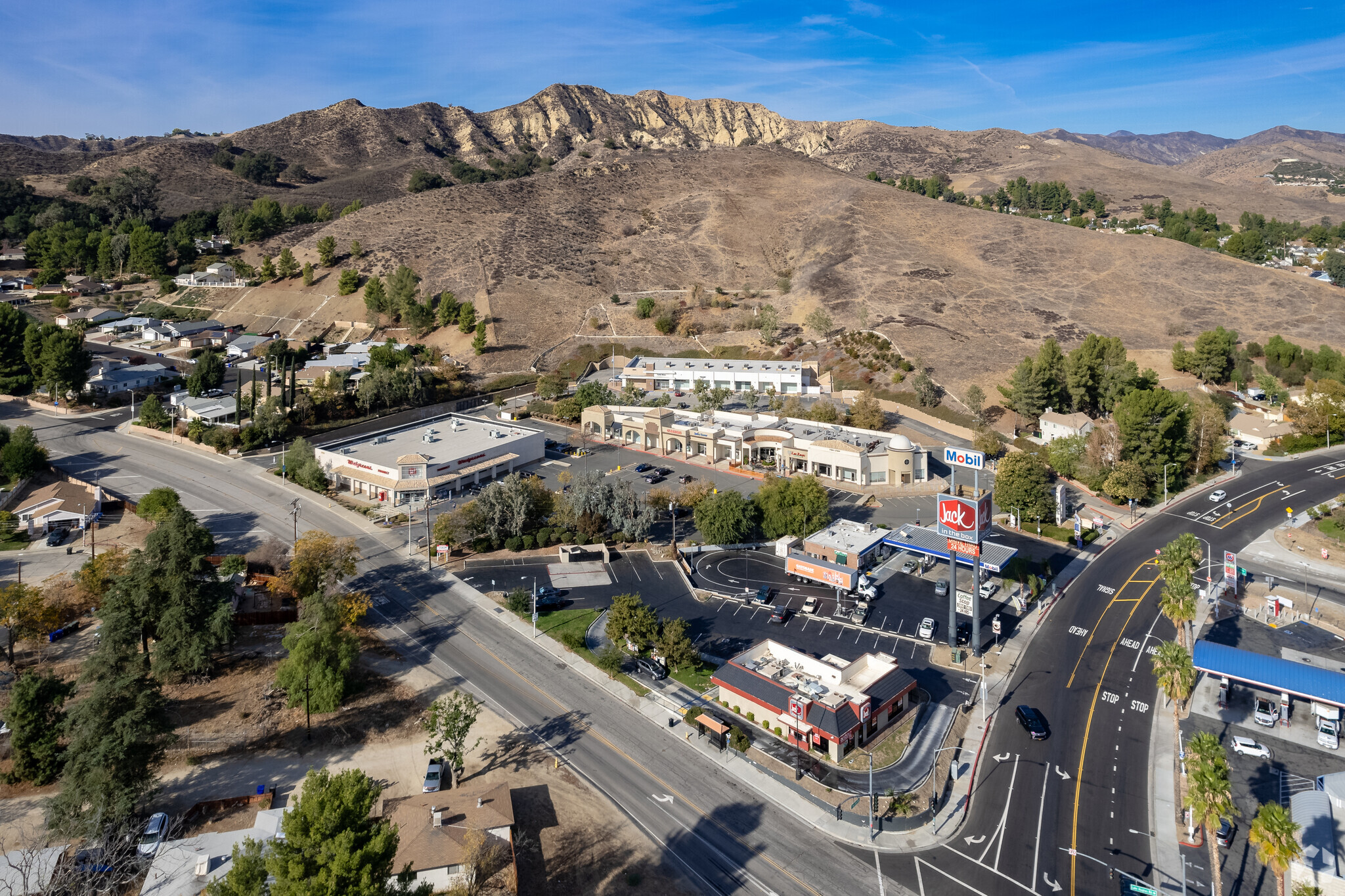 27911-27983 Sloan Canyon Rd, Castaic, CA à louer Photo du bâtiment- Image 1 de 12