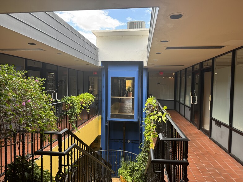 228 N Park Ave, Winter Park, FL for lease - Building Photo - Image 3 of 16