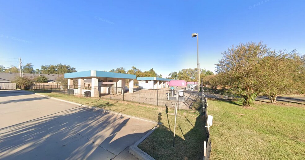 1751 Jimmie Davis Hwy, Bossier City, LA à vendre - Photo du bâtiment - Image 2 de 2