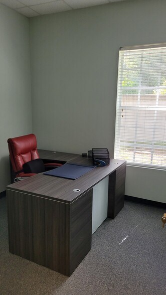 6989 E Fowler Ave, Temple Terrace, FL à louer - Photo du bâtiment - Image 3 de 9