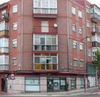 Plus de détails pour Multi-résidentiel à vendre