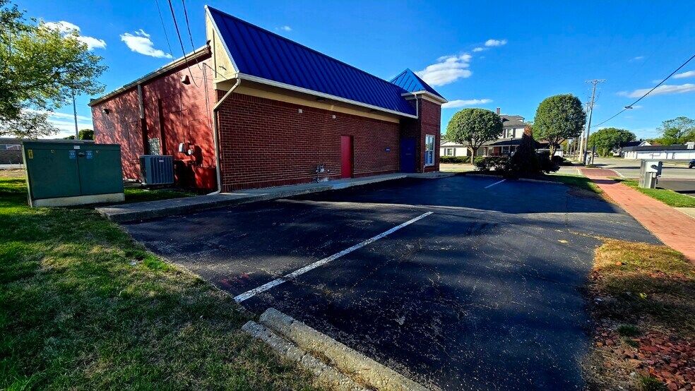 100 W National Rd, Englewood, OH à vendre - Photo du bâtiment - Image 3 de 29
