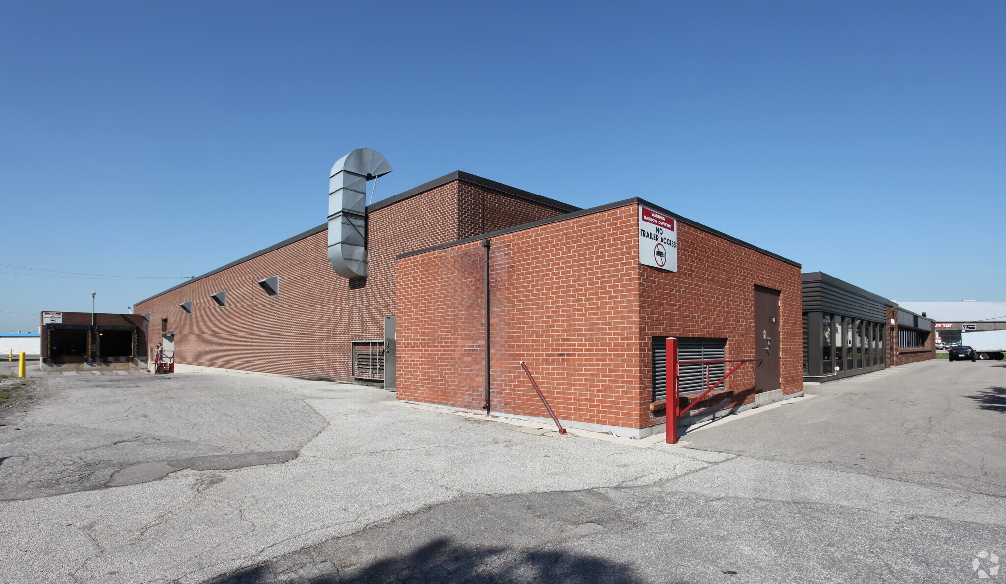 4040 Chesswood Dr, Toronto, ON à vendre Photo principale- Image 1 de 1