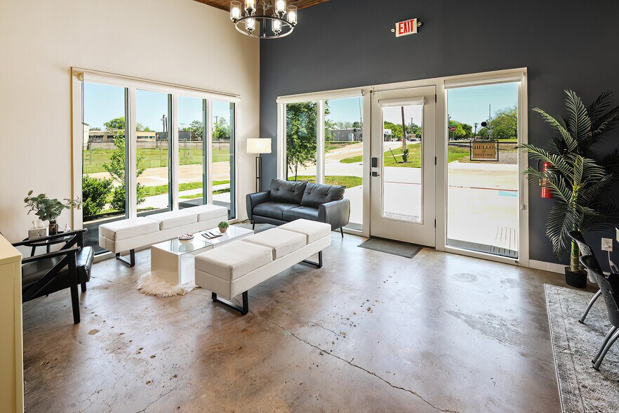 103 W 32nd St, Bryan, TX à louer - Photo intérieure - Image 2 de 11